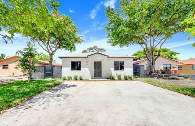 861 NW 6th Ave photos photos