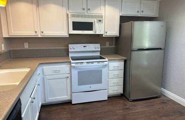 SHADOWRIDGE UPGRADED CONDO WITH GARAGE Gallery 4