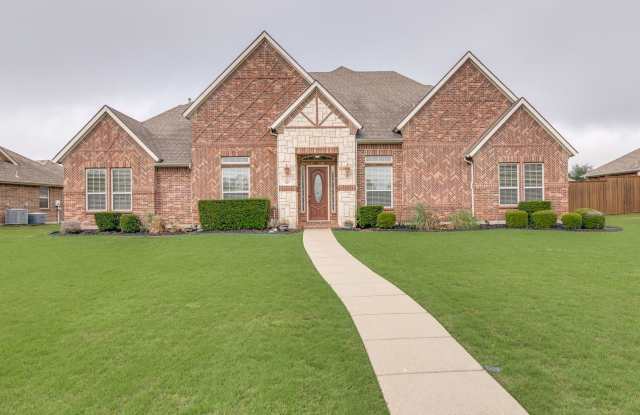 1-month FREE if move-in by 7/31 ~ Texas Size! Located in Homestead Subdivision, Sunnyvale, TX - 289 Stone Ridge Drive, Sunnyvale, TX 75182