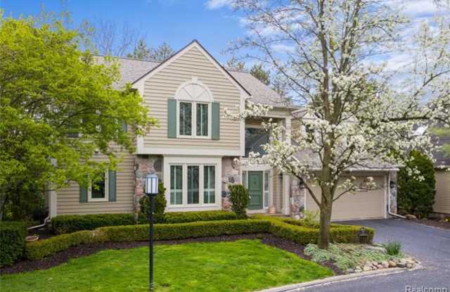 77 Boulder Lane - 77 Boulder Lane, Bloomfield Hills, MI 48304