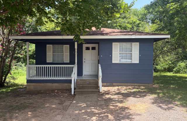 3 bedroom and 1 bathroom house- $1000 move-in special photos photos