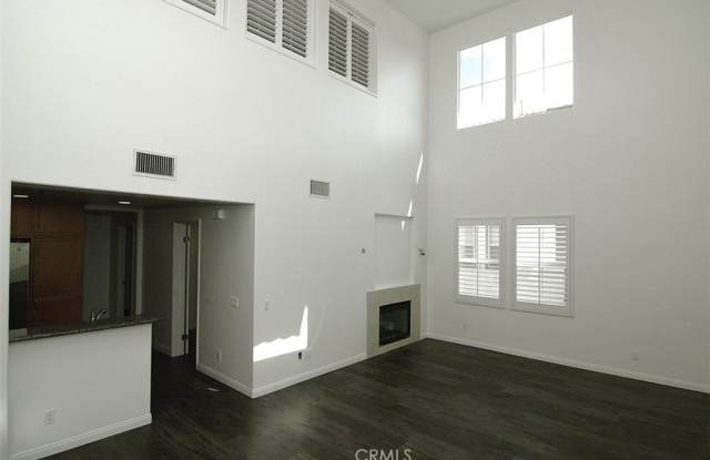 225 Lockford Gallery 3
