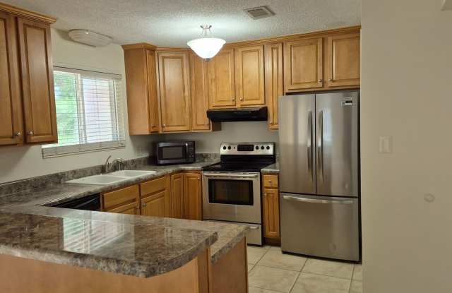 Fabulous 2 story home in Bay Meadows Half off first month's Rent Gallery 3