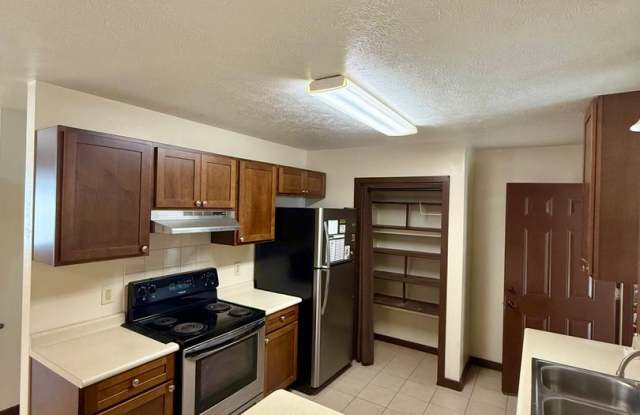 3 Bedroom / 1 Bathroom Home Available in Wailuku! photos photos