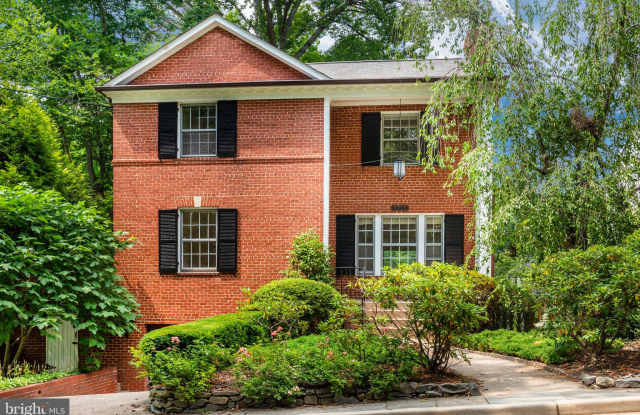 4755 BERKELEY TERRACE NW Gallery 2
