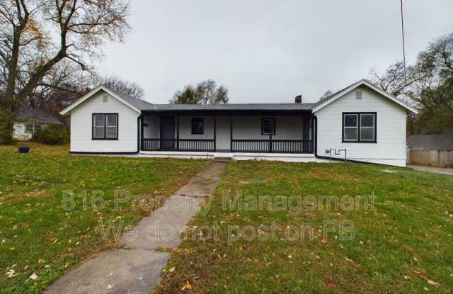 1013 W South Ave photos photos