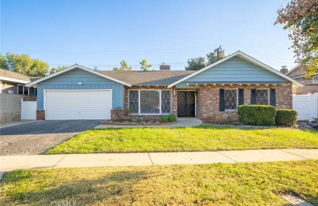 2426 W Valewood Street photos photos