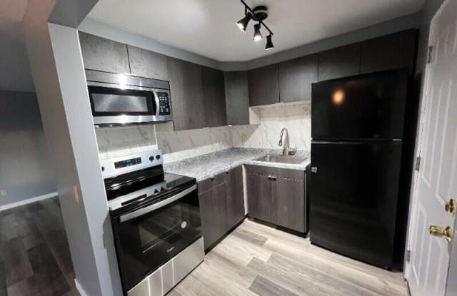 1129 Catalpa Circle - A photos photos