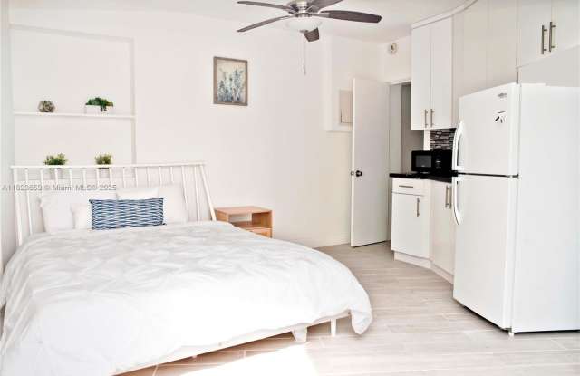 4105 N Ocean Dr photos photos