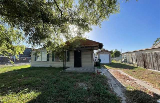 420 Anchor St - 420 Anchor Street, Corpus Christi, TX 78418