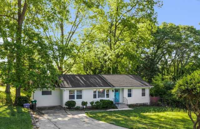 2020 Rebecca Lane - 2020 Rebecca Lane, Candler-McAfee, GA 30032