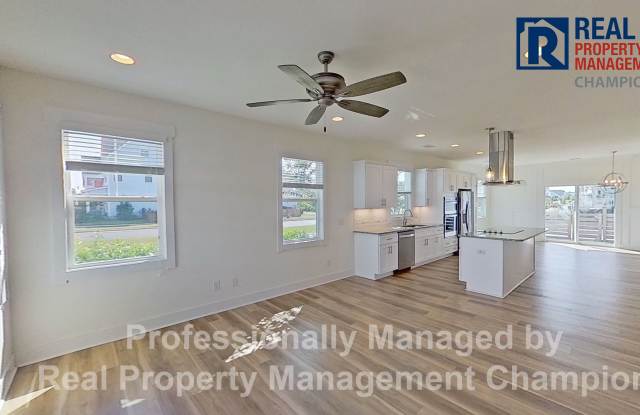 Beautiful End Unit Townhome in Riverlights Gallery 4
