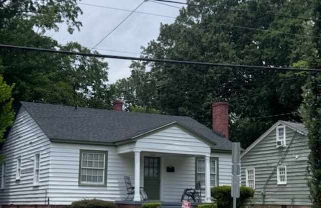 3 Bedroom, 2 Bath House in the Grid walking distance to ECU Gallery 1