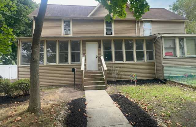 409 East Maple Avenue Gallery 2