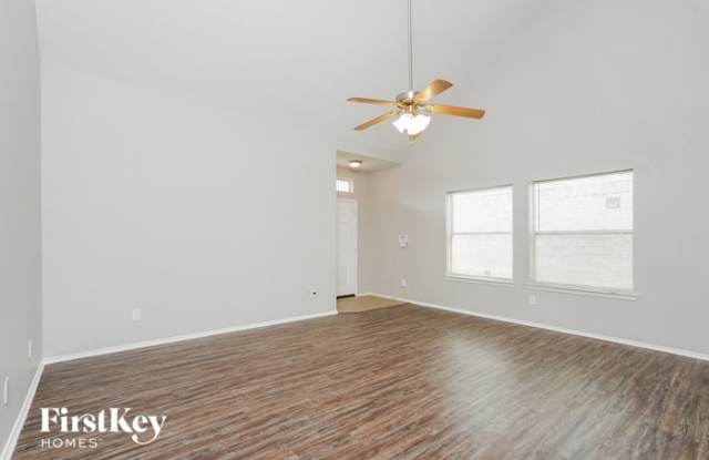 13731 Rural Oak Street Gallery 4