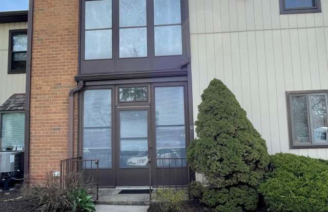 991 VILLAGE ROUND - 991 Village Round, Wescosville, PA 18106