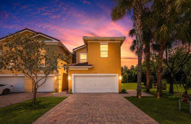 813 Pipers Cay Drive Gallery 2