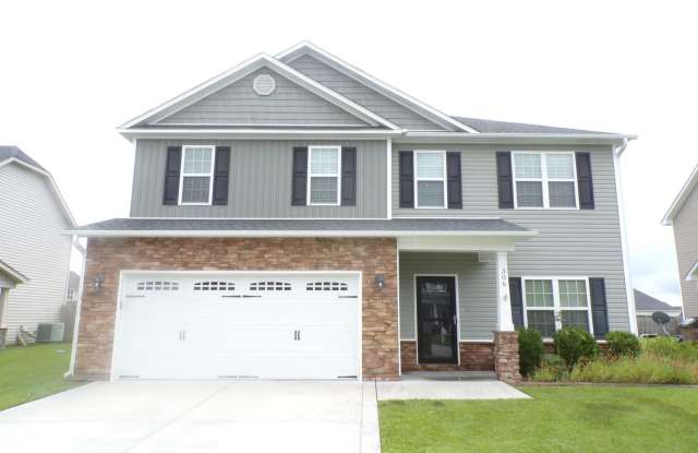 4 Bedroom 2.5 Bathroom home located in Carolina Subdivision - 306 Merin Height Road, Onslow County, NC 28546