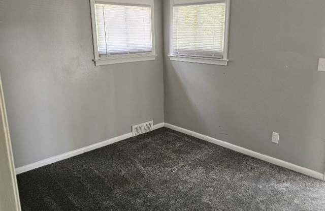 5130 E Outer Dr-3 BEDS & 1.5 BAHT FOR RENT! Gallery 4