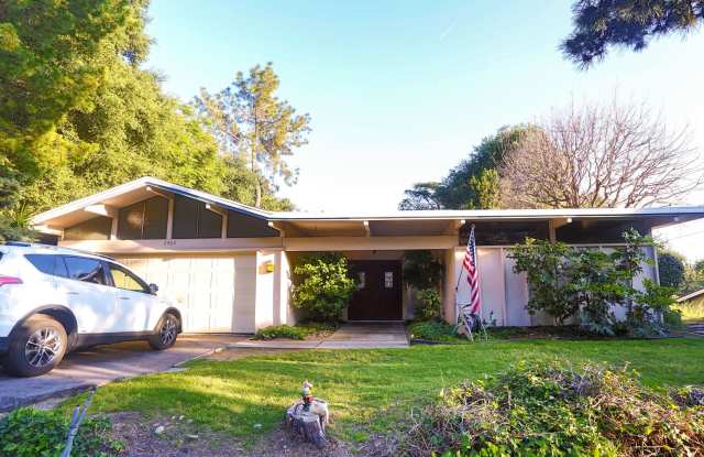 BEAUTIFUL 3 BEDROOM HOME WITH POOL IN THE HILLS OF LA CRESCENTA Gallery 3