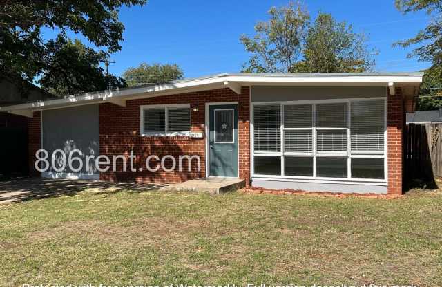 2714 62nd St photos photos
