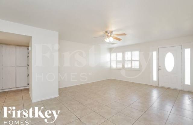 4519 West San Miguel Avenue Gallery 4