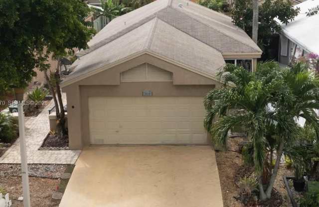 3460 NW 21st St photos photos