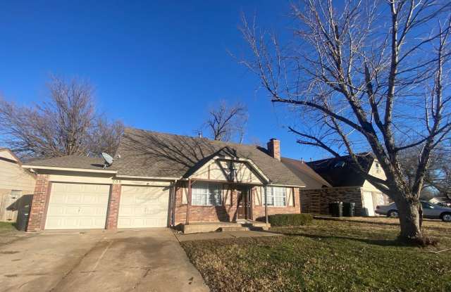 4 bedroom 2 bath - walking distance to Moore High School - 200 South Bouziden Drive, Moore, OK 73160