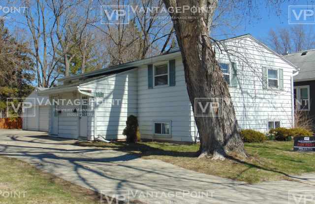 1015 Grignon Street - B - 1015 Grignon Street, Green Bay, WI 54301 1015 Grignon Street - B - 1015 Grignon Street, Green Bay, WI 54301