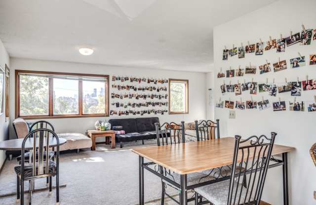 Spacious 5 Bedroom, 2 Bathroom Unit - Close to Campus! Gallery 3