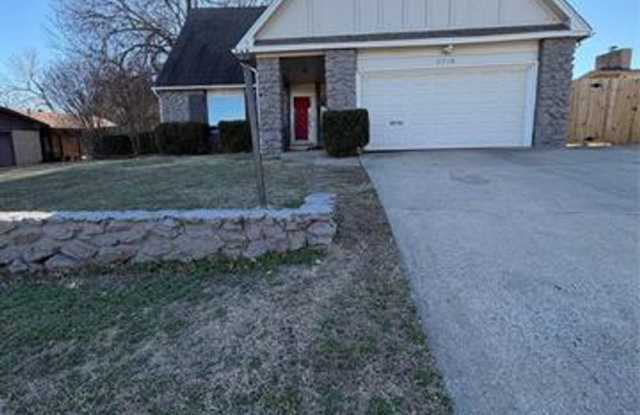 Fully remodeled 3 bed/2 bath home located in prime location just minutes from shopping, dining and everyday conveniences!!! photos photos