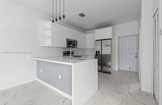 2143 NW Fourth Street 2, Pompano Beach, FL 33069 Gallery 4