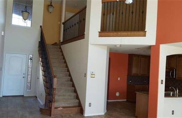 1035 Lucy Lane Gallery 2
