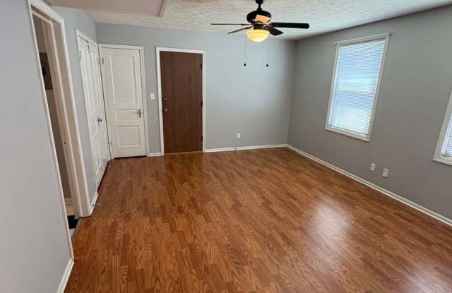 Hillside Court Apartments (3166 Davenport St.) Gallery 4