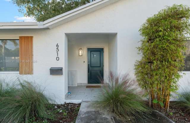 6510 SW 59th Pl photos photos