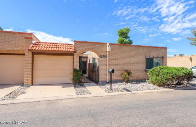 2056 S Quail Hollow Drive Gallery 1