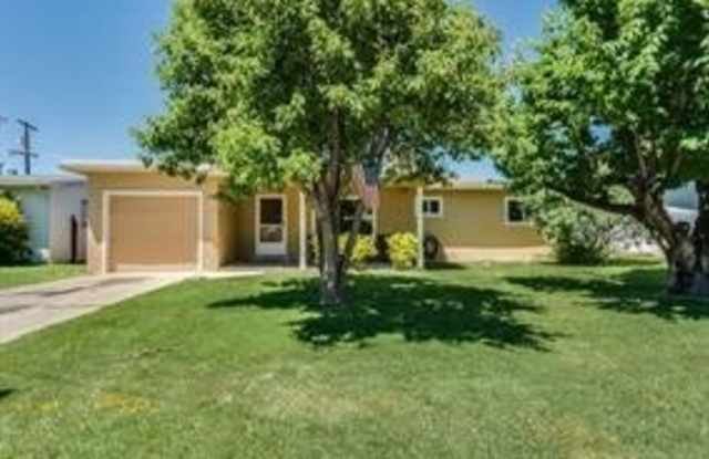Centrally Located 3 Bedroom 1 Bath House photos photos