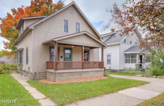 1028 Courtney St NW - 1028 Courtney Street Northwest, Grand Rapids, MI 49504