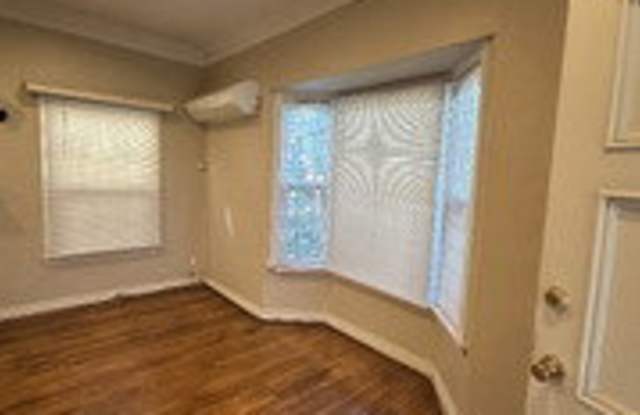 205 South Doheny Drive Gallery 3