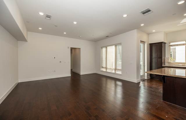 1690 Delano Street Gallery 4