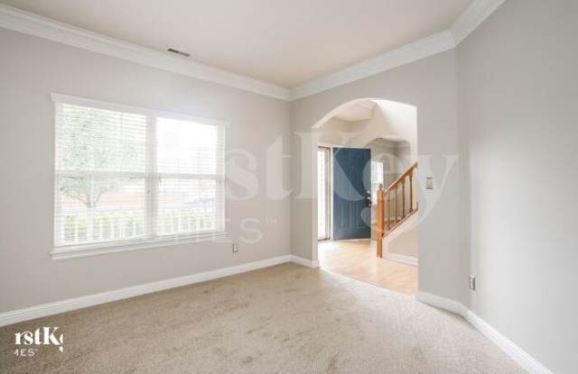864 Heatherwood Drive Gallery 3