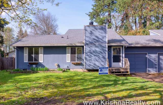 Charming 3 Bedroom | 2 Bathroom Duplex | Private Backyard | Near Washington Square Mall photos photos