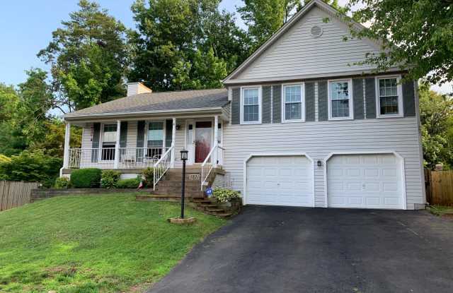 5821 STONE RIDGE DRIVE - 5821 Stone Ridge Drive, Centreville, VA 20120