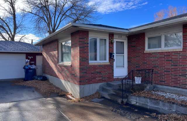 Charming duplex - 2bedroom, 1 bath - 218 21st Avenue Northwest, Great Falls, MT 59404