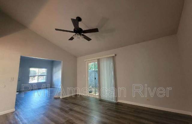 4926 Saddlerock Way Gallery 4