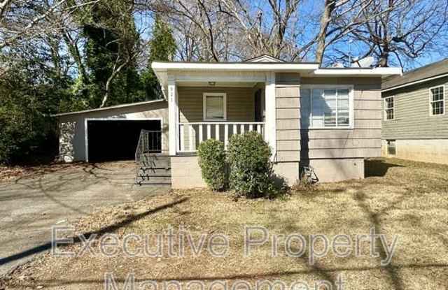 925 Woodward Road photos photos