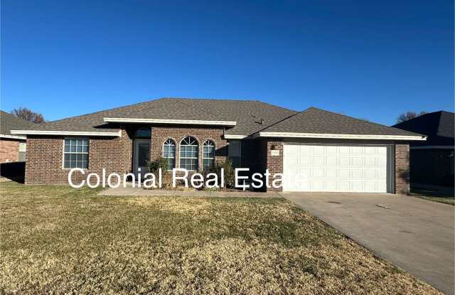 Spacious and nicely located on a cul-de-sac street 3 bedroom 2 bathroom home for rent. - 1809 Arbor Drive, Clovis, NM 88101