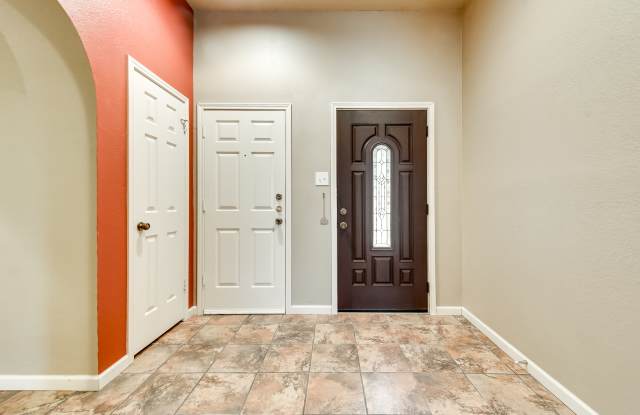 519 Meadowcreek Dr Gallery 2