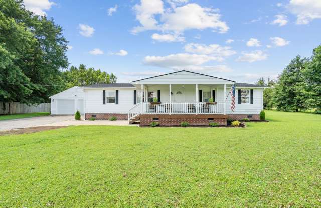 West Suffolk, 4 bedrooms on .9 acres and chickens! - 209 Pioneer Road, Suffolk, VA 23437