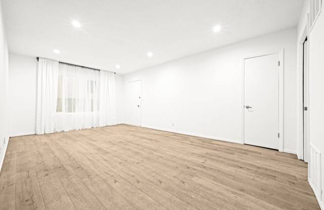 Hayworth 1227 Gallery 3